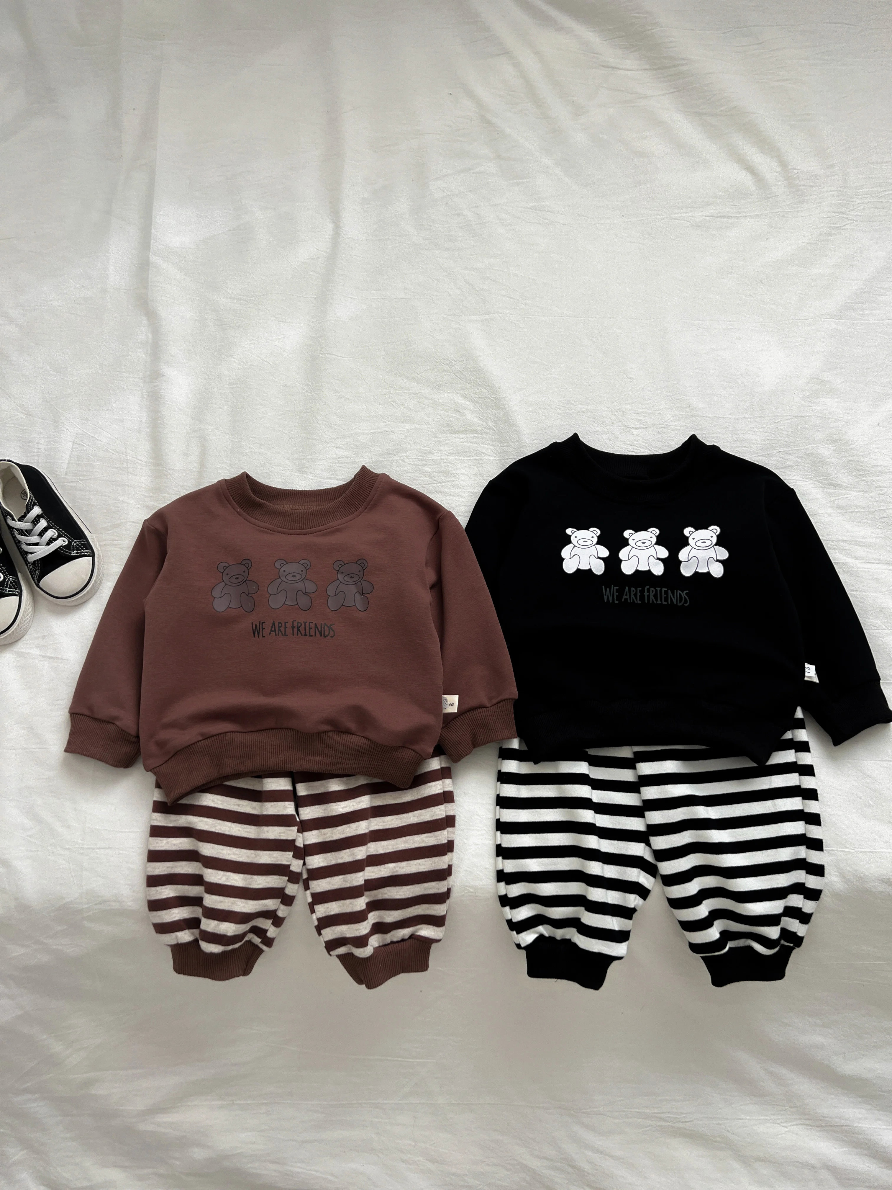 Frühlings- und Herbst-Neuheit: Bären-Kinder-Sweatshirt Zweiteiler, Gestreiftes Jungen-Outfit im koreanischen Stil – Detail 2