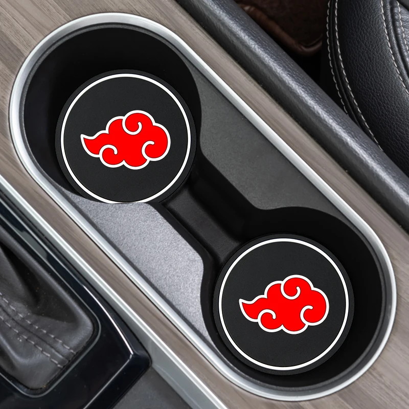 2 pçs/lote 7cm carro anti deslizamento esteira coaster carro copo de água slot decorar acessórios caso para nuvem vermelha escamação anime estilo automóvel