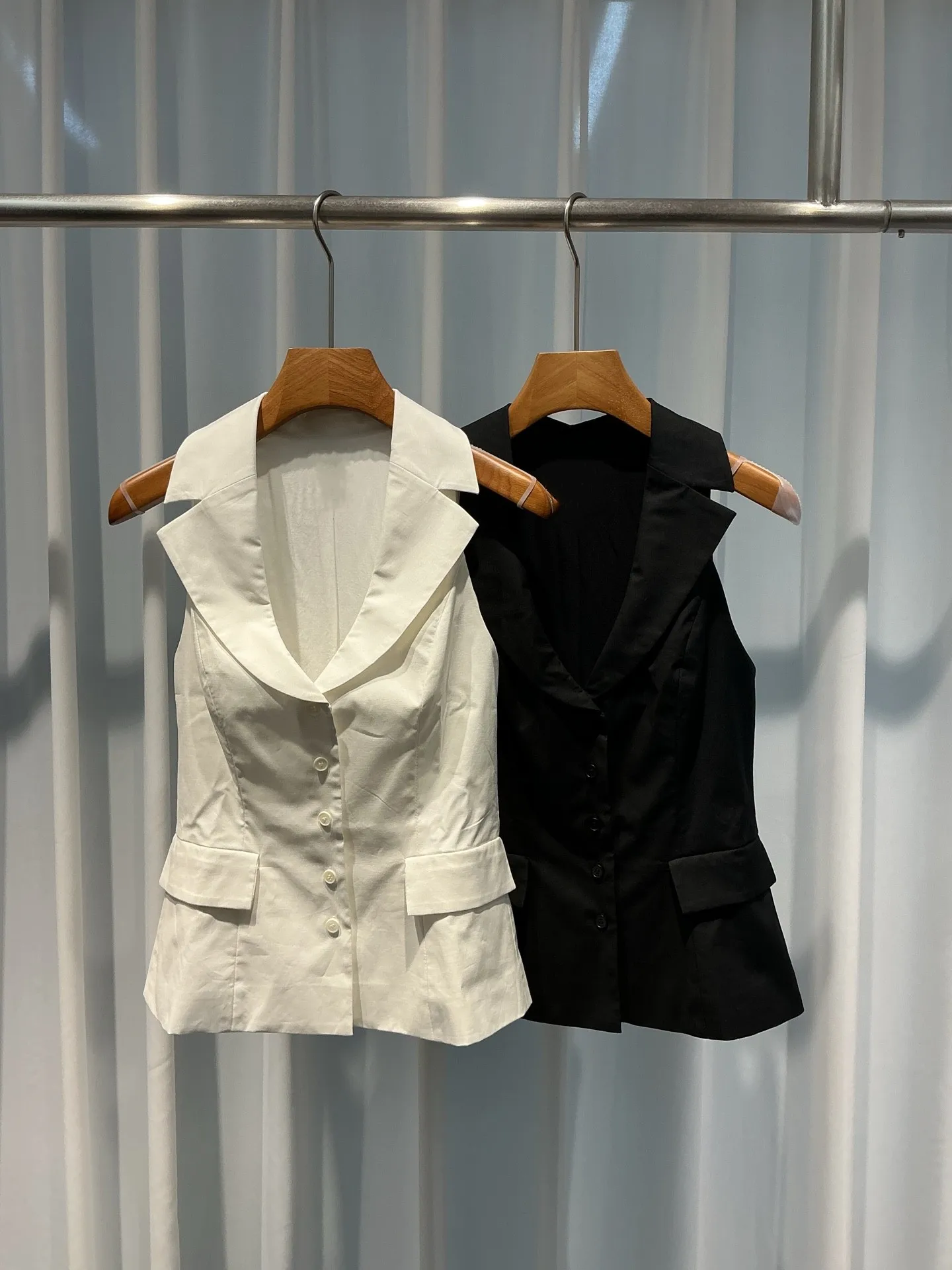 2026 Summer Women's Tank Top Notched Collar Sleeveless Single Breasted Fashion Ladies Vest