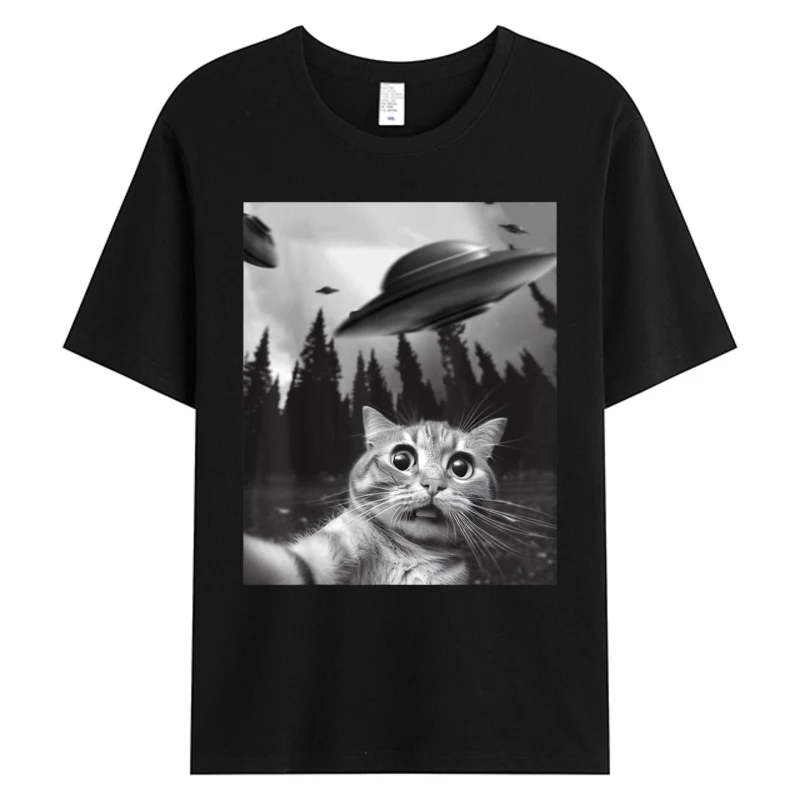 

Funny T-shirt Man Cat Selfie With UFO Men's Cotton Fabric Graphic Hot Sale Fashion Designer T-shirts Summer Tee Shirts Printing