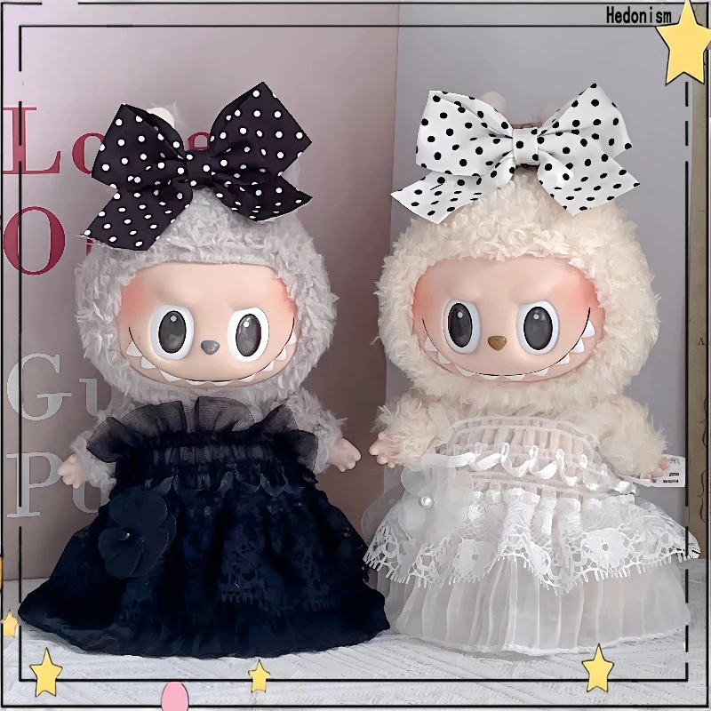 

Подходит для кукол Лабубу 15-17 см: черные свадебные платья, белые сумки через плечо в горошек с бантом, одежда для кукол первого, второго и третьего поколений.