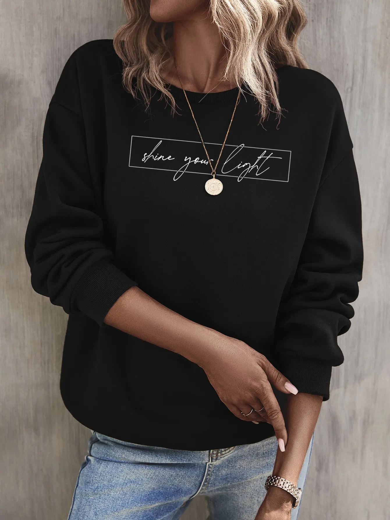 2024 new autumn and winter letter printed round neck pullover casual fit long-sleeved sweatshirt for women