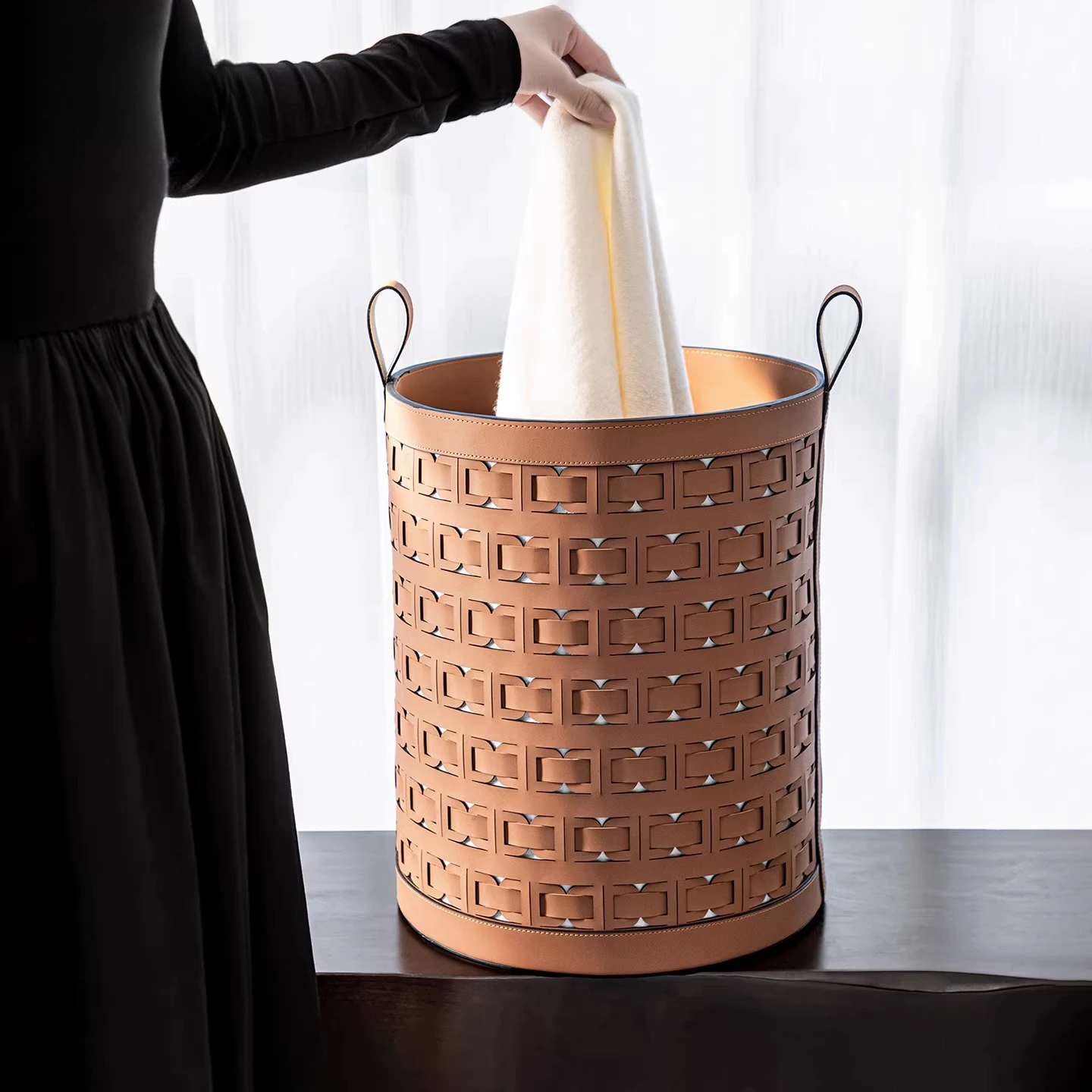

Large capacity woven laundry basket leather finishing box hotel bathroom clothes sundries basket portable storage basket