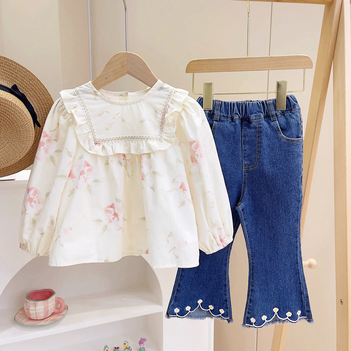 2023 autumn new ruffled girls printed shirts long-sleeved blouse + embroidered jeans Pants two-piece clothes suit