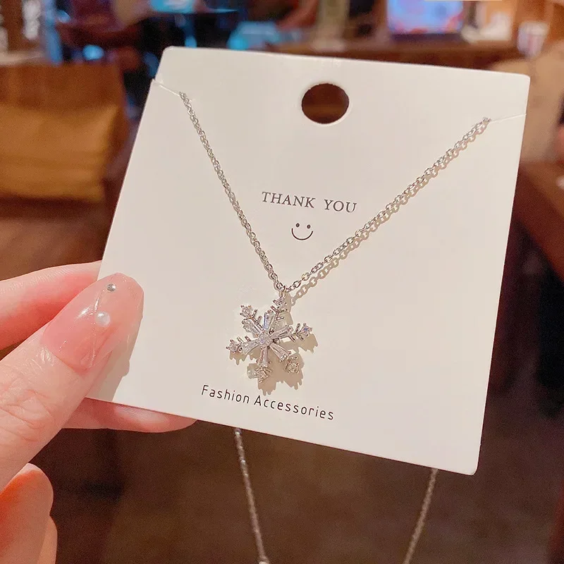Christmas Necklace For Women Shiny Zircon Flower Necklace Christmas New Year Party Jewelry Fashion Rotatable Snowflake Pendant