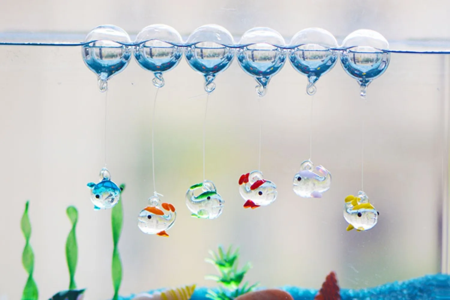 Camal 1PCS Floating Glass Bubble Ball With Luminous 20mm Whale Mini Figurine Pendant Aquarium Fish Tank Landscaping Decoration