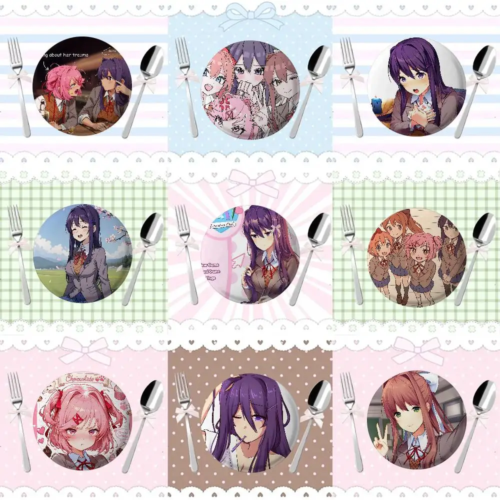 Anime D-Doki Doki Literature Club! Broschen, stilvolle Ornamentnadeln, exquisite runde Abzeichen, Taschenzubehör, Schmuck, Geschenke