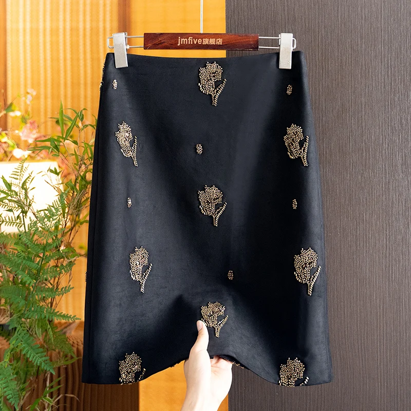 New Chinese-Style Elegant Beaded Floral Slimming Skirt for Women, 2026 Autumn New Fashion National Style Hip-Hugging Short Skirt for Women