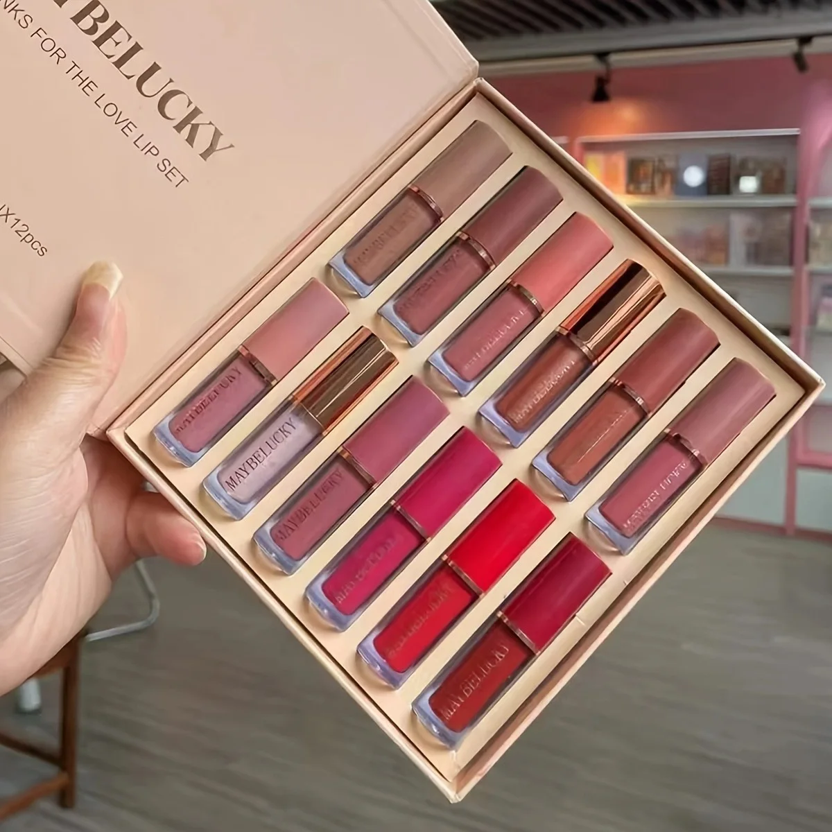 ชุดลิปกลอส 12 ชิ้น สไตล์ยุโรปและอเมริกา ลิปสติกเนื้อแมทประกายมุก ไม่ติดแก้ว ลิปกลอสเปลี่ยนสี