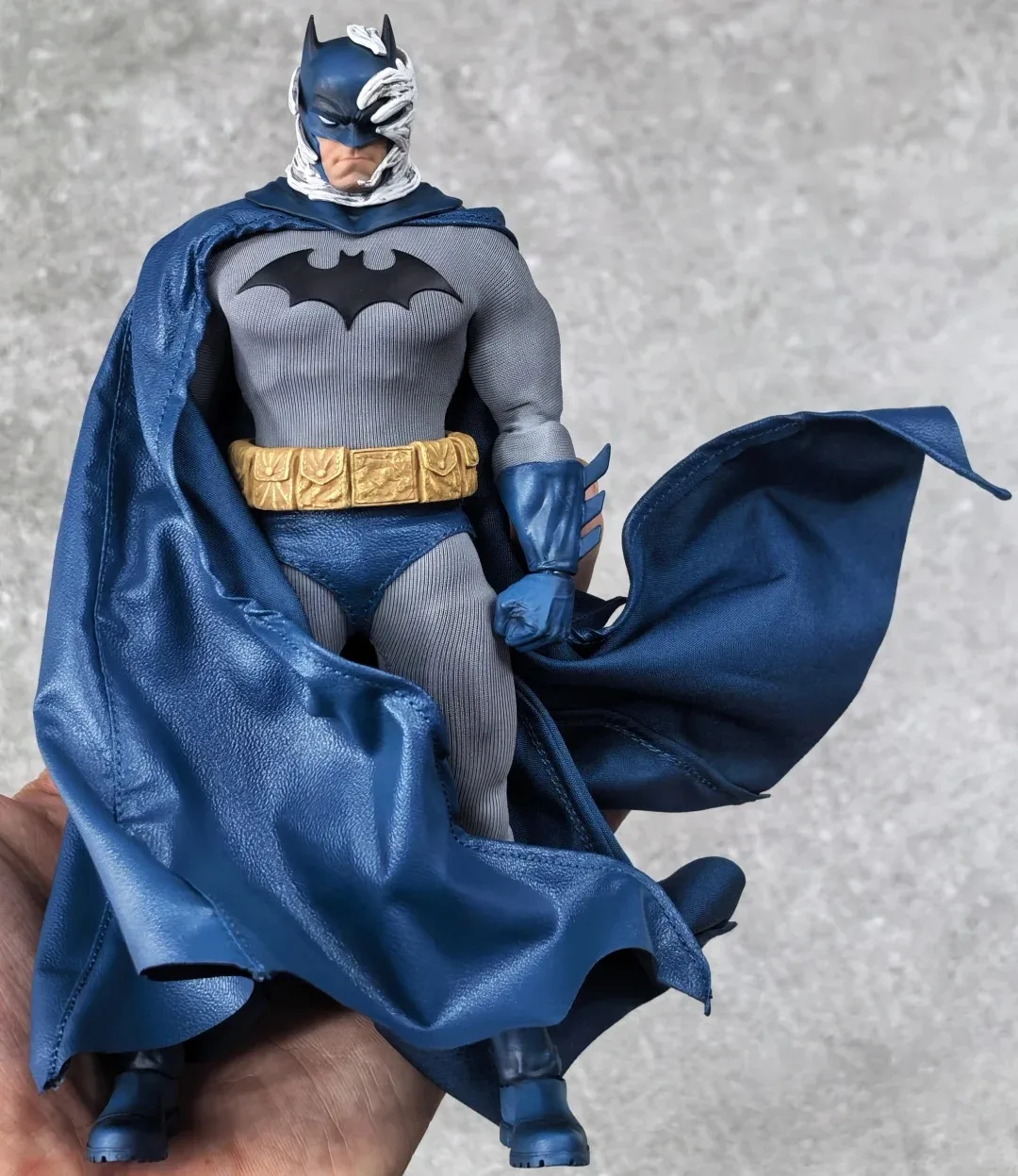 جديد حقيقي غونغ تيار مستمر الصمت باتمان القماش الزي 1/12 أنيمي عمل نموذج لجسم ثلاثية الأبعاد باتمان هدية لعبة تحصيل المنقولة الأسهم