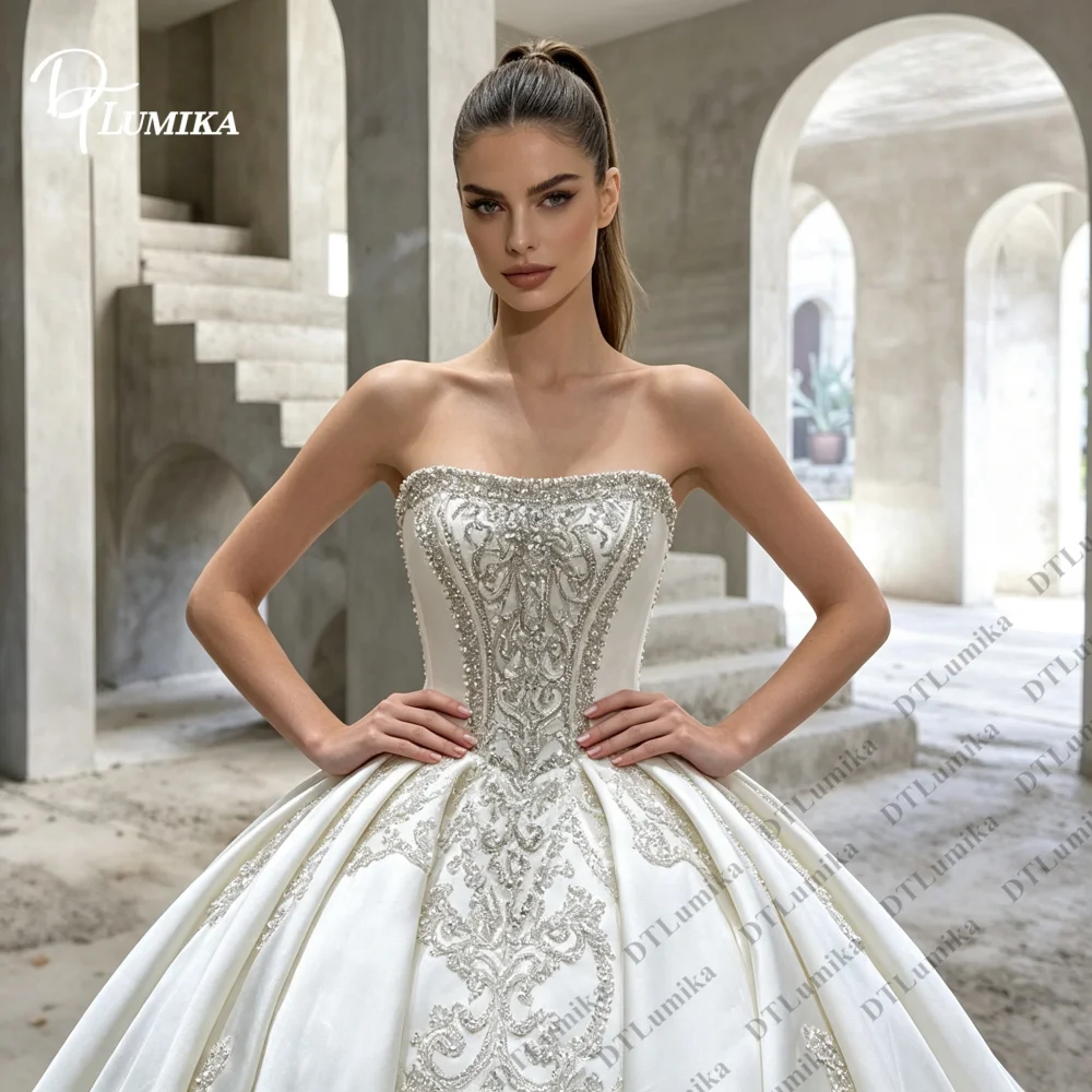 Luxury Women Satin Ball Gown Wedding Dress Strapless Silver Crystals Appliques Church Bridal Gown Grand Customized Bridal Gown