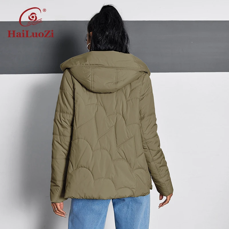 Hailuozi 2024 neuer Frühling Damen mantel kurze dünne Baumwolle schlanke Parkas Schräg taschen Kapuze Reiß verschluss Stil Damen jacke 1231