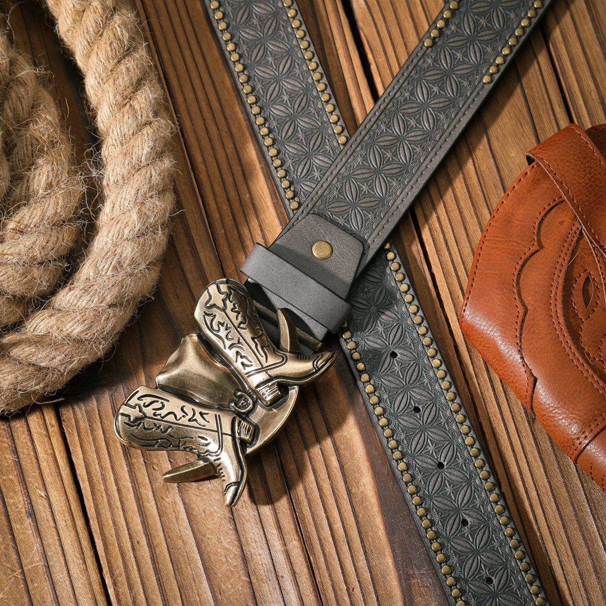 Ein lässiger und retroer Gürtel, ein Taillenaccessoire für Kleidung im Western-Stil, Metallschnalle, PU-Gürtel, geeignet für Männer und Frauen. – Detail 5