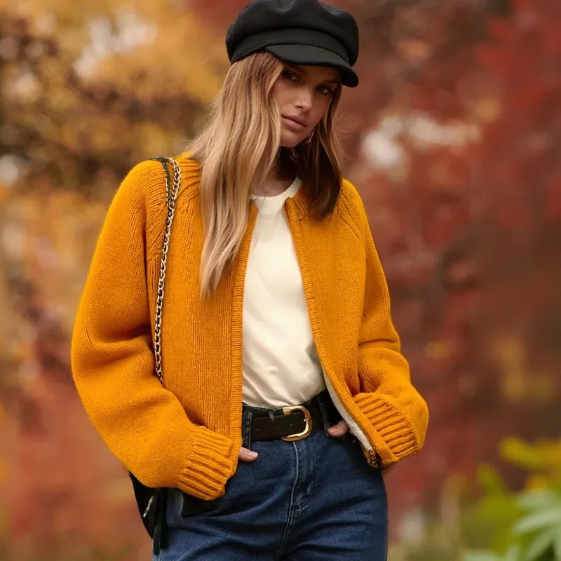 

Gray temperament Korean round neck zipper ladies sweater jacket, gentle loose pink short small knitted cardigan top