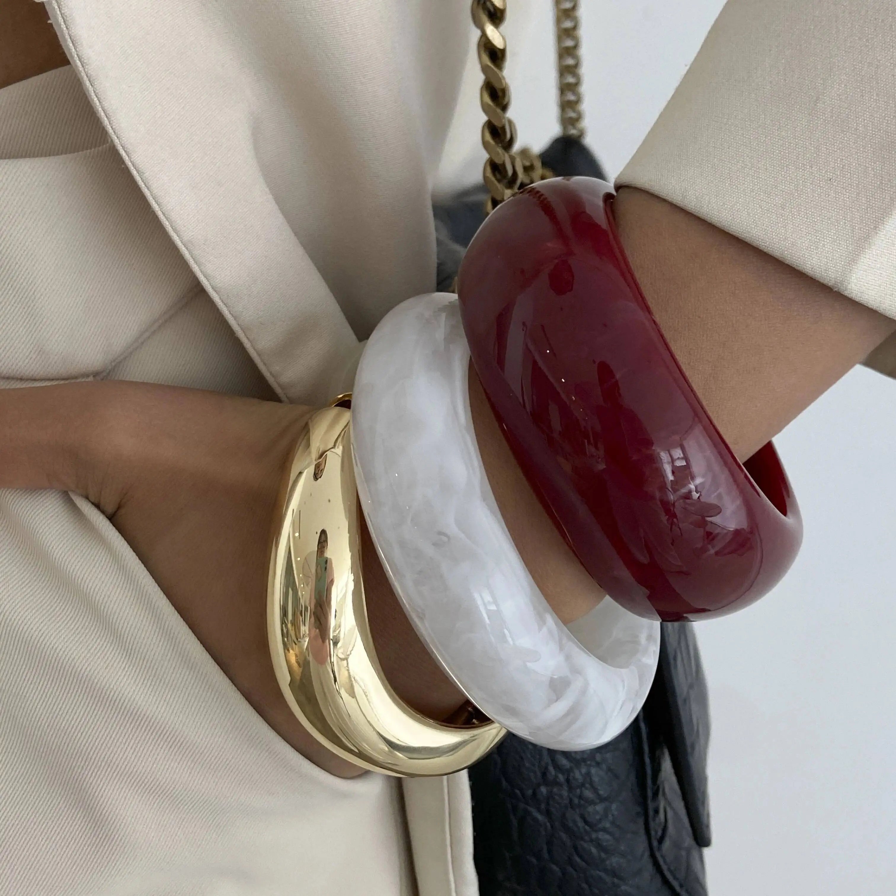 Lacteo 3 Styles Exaggerated Retro Stackable Resin Acrylic Thick Bangle for Women Hiphop Punk Metal Spring Bracelet Charm Jewelry