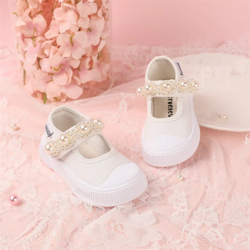Zapatos de lona informales para bebés y niños, zapatillas antideslizantes de suela blanda para niñas, zapatos transpirables de Color sólido con perlas de imitación