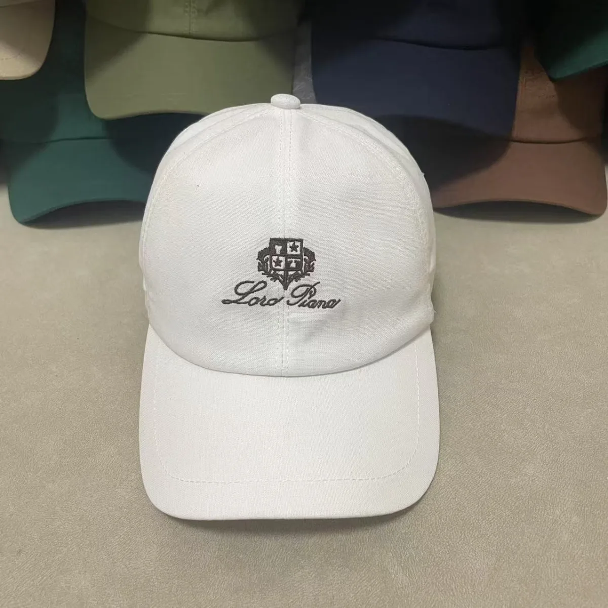 قبعة بيسبول ناعمة مطرزة جديدة للرجال والنساء لعام 2025 للفصول الأربعة مع مرونة قابلة للتعديل، قبعة منقار البط غير الرسمية في الهواء الطلق