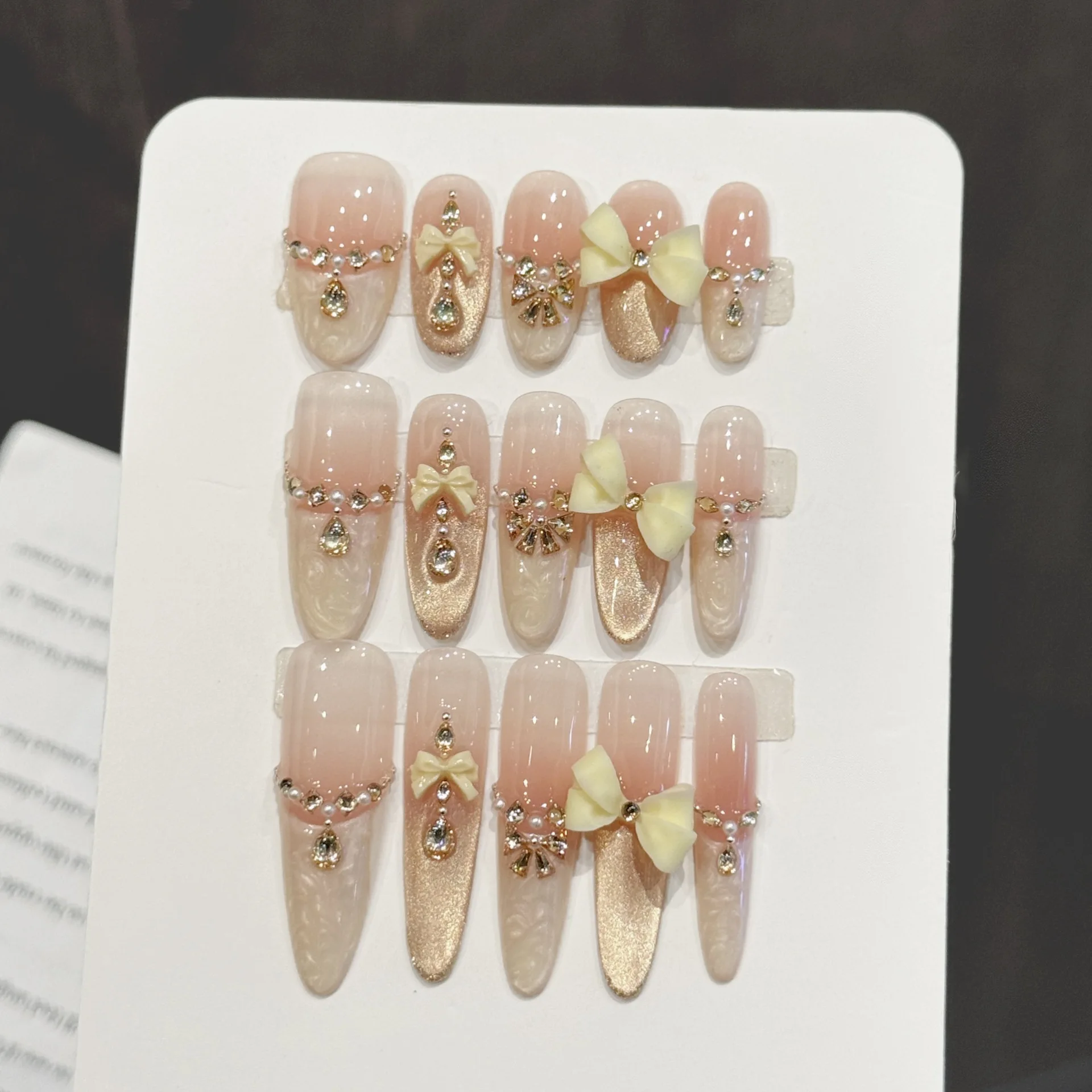 

10pcs Handmade Cat's Eye Nail Art Press on Nails 3D Bow Light Luxury False Nails Wearable Pink Gentle French Fake Nails Decor
