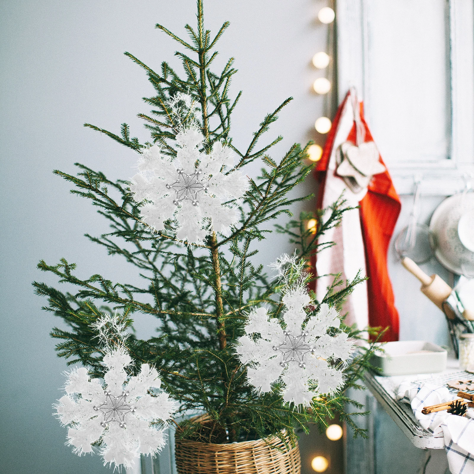 

8Pcs White Snowflake Decorations 3D Holiday Snowflakes Christmas Tree Hangings Winter Party Ornaments Winter Hanging Snowflakes