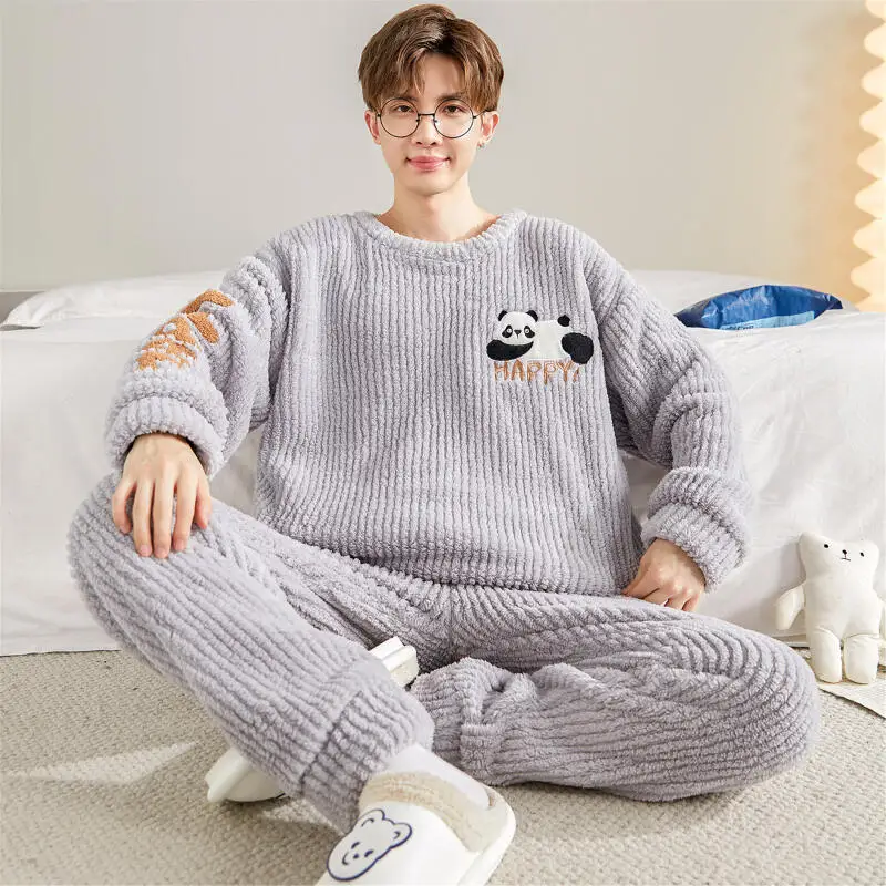 ชุดนอนผ้าฟลีซหนานุ่มลายโปเกมอน ปิกาจู เก็นการ์ สำหรับผู้ชาย ลายการ์ตูนอนิเมะ ให้ความอบอุ่นและหนา เหมาะสำหรับใส่ในบ้าน ของขวัญเทศกาล