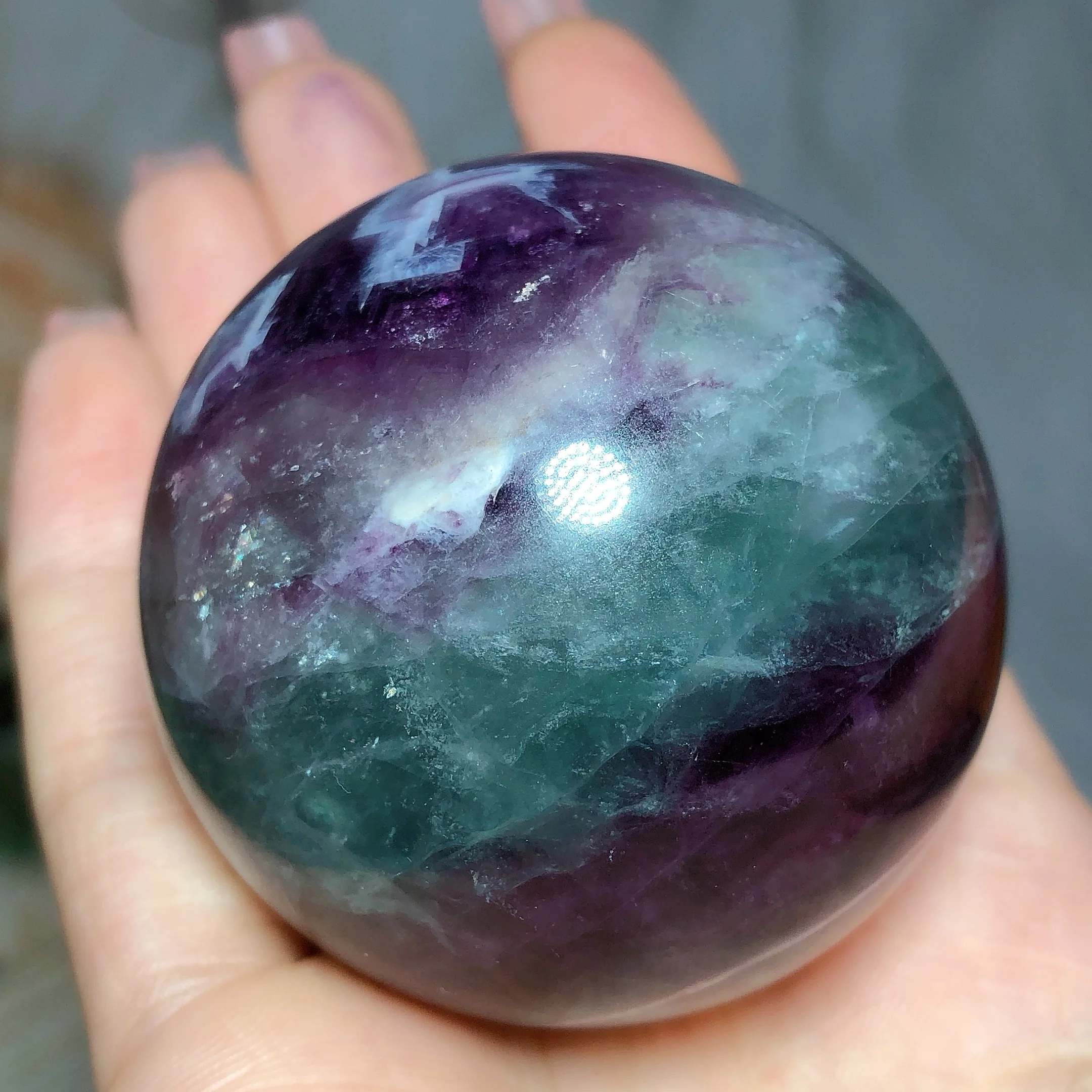 Natural Crystals Blue And Purple Fluorite Sphere Rainbow Flash High Quality Wholesale Polished Home Decorations Room Derco Gift