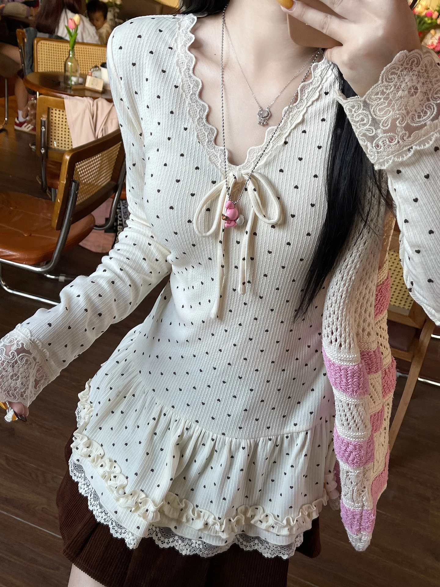 

Sweet Fitting Long Sleeve Women's T-shirt Korean Style Lace Trim Heart Polka Dot Base Shirt Inner Wear Top for Autumn Winter