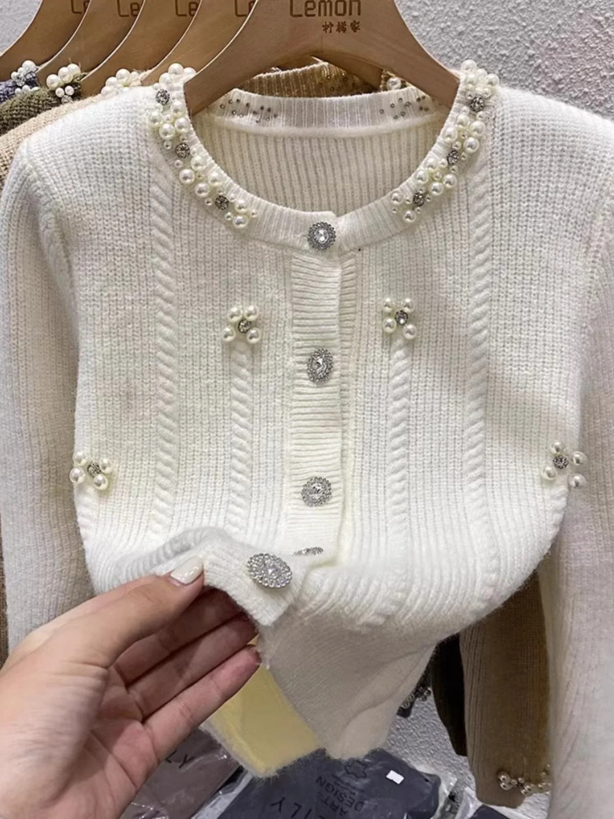 

Spring Autumn Single Breasted Cardigan Short Sweater Women's French Pearl Diamond Decor Design Knitted O-Neck Bottom Top