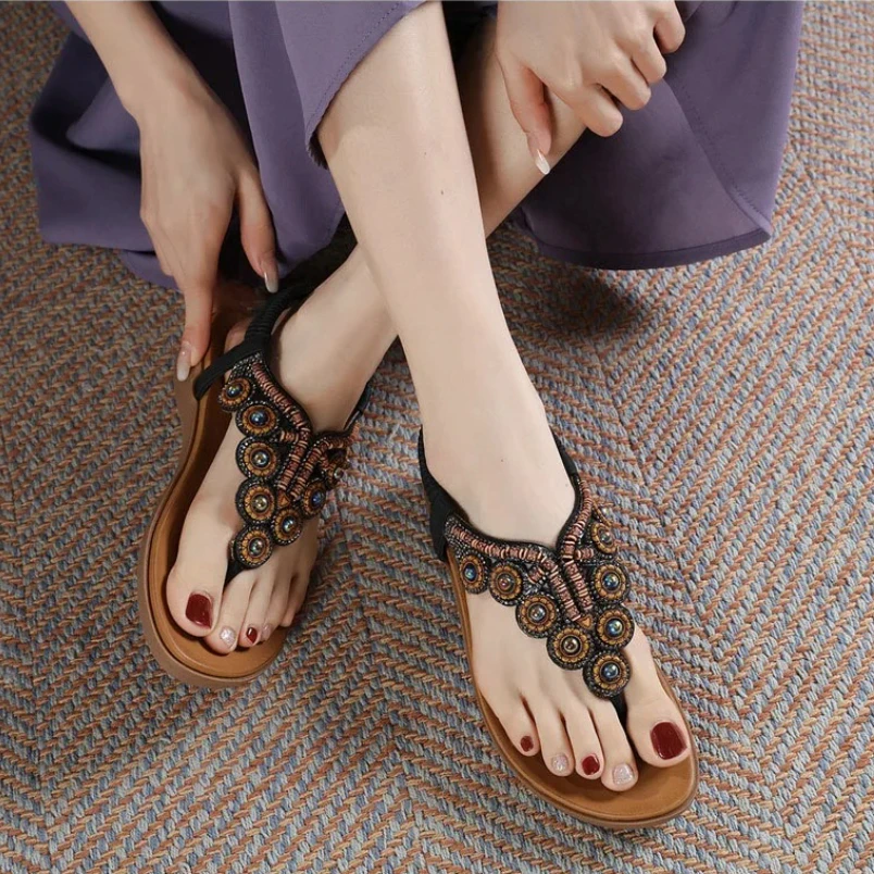 صيف 2025 من الطراز البوهيمي الجديد بإبزيم من حجر الراين المطرز مع صنادل كعب مرن #6