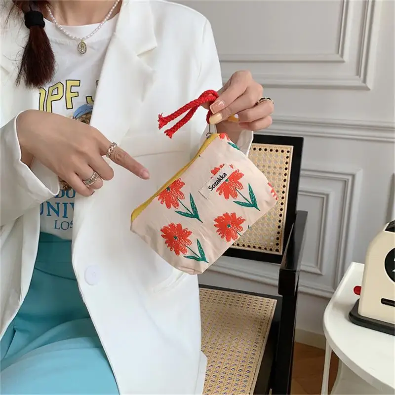 Cute Floral Travel Portable Coin Purse Cosmetic Lipstick Storage Bag Women Makeup Handbags Wallet Organizer Small Pouch Bags