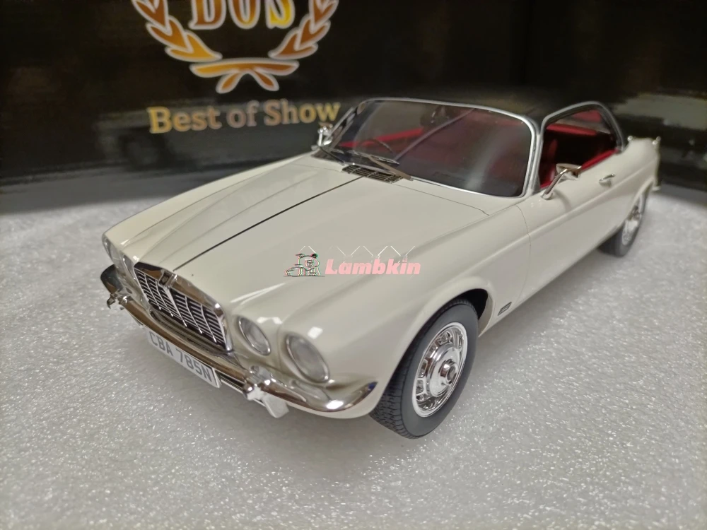 Bos 1/18 For Jaguar XJ 4.2C 1974 Beige with Black Roof Jaguar Limousine Model Classic Miniature