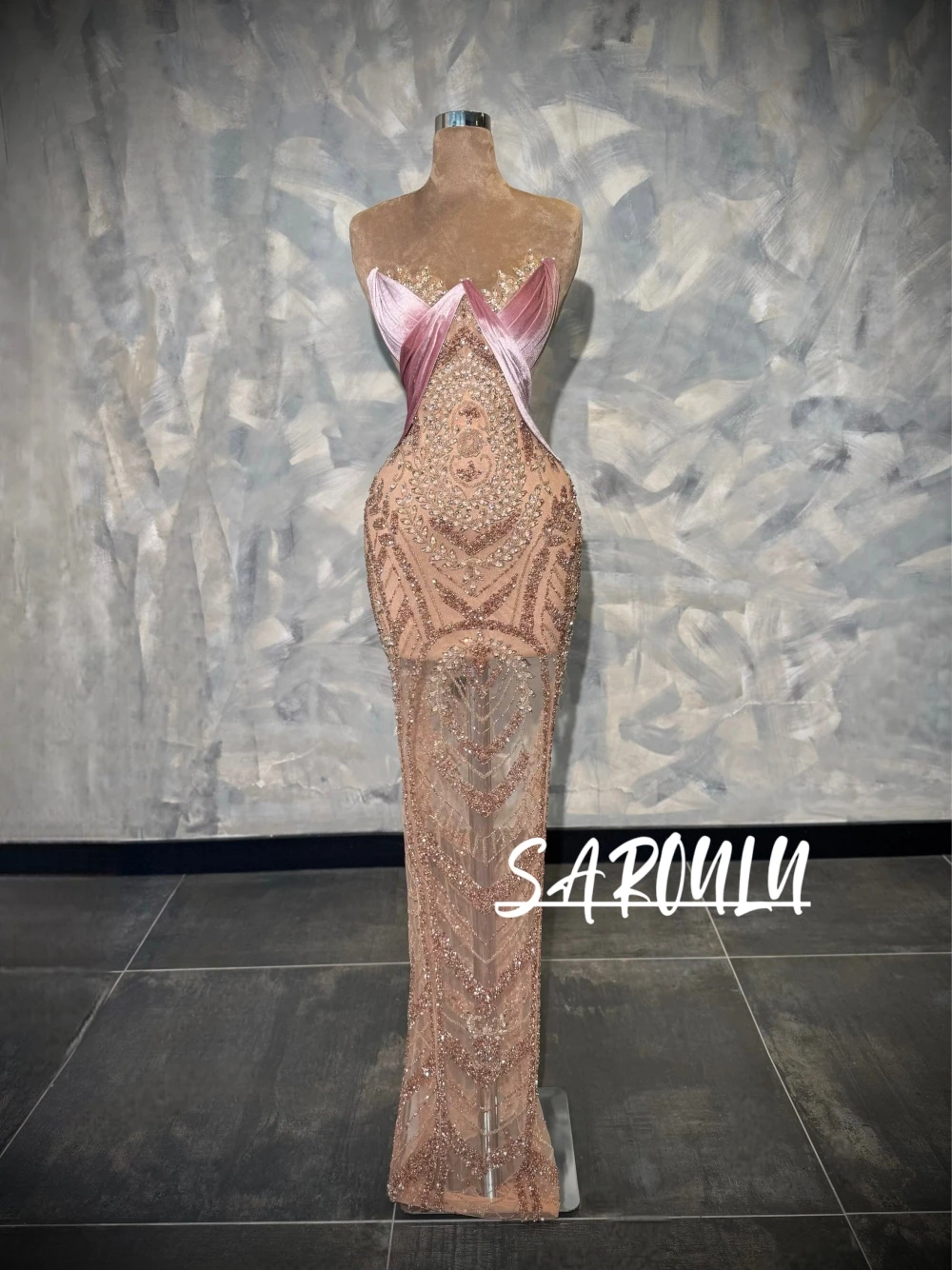 

Soft Blush Pink Velvet Draped Bust Detail Evening Dress Exquisite Crystals Shiny Illusion Straight Prom Gown Customized Formal