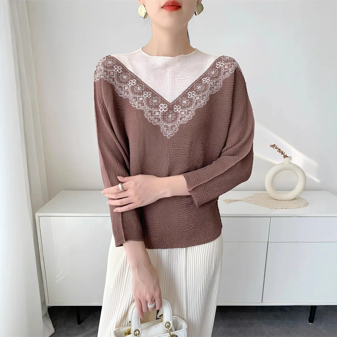 

Miyake Pleated Printed Top for Women Comfortable Casual Loose Round Neck Long Sleeve T-shirt for Women 2025 Spring Autumn New