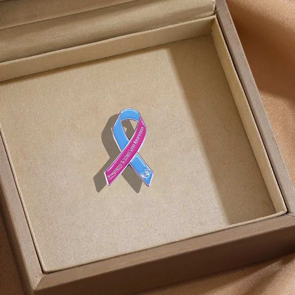 الوردي والأزرق الشريط على شكل بروش العالمي سبيكة المينا دبوس ملابس عصرية ومتعددة الاستخدامات على ظهره وشاح الإكسسوارات بروش