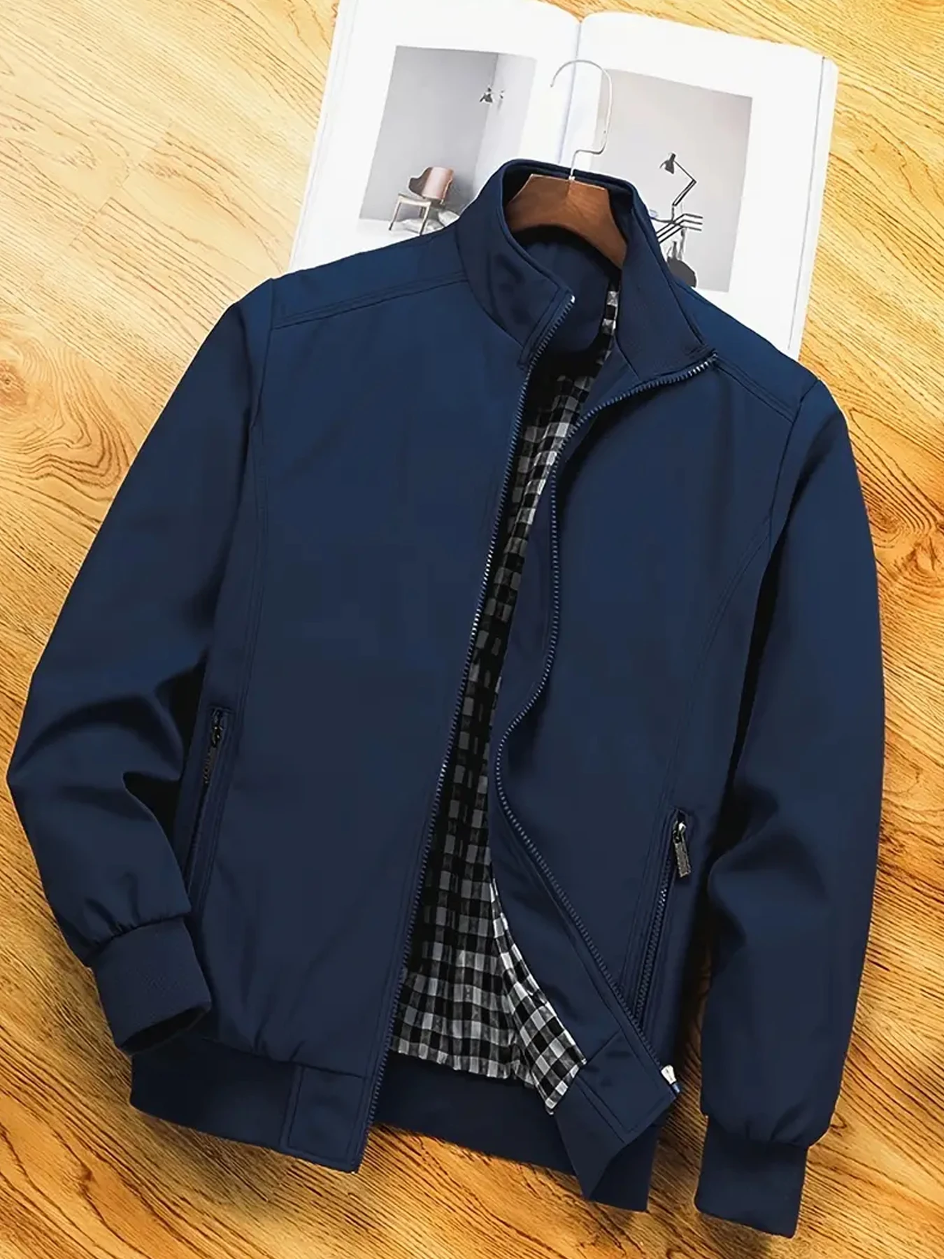 Modne męskie kurtki w stylu preppy odpowiednie do noszenia na co dzień, modne męskie kurtki casualowe na wiosnę i jesień.
