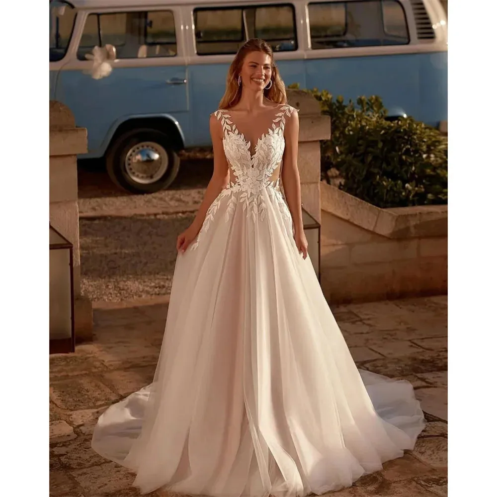 

V Neck Cut-out Tulle Wedding Dress A-line Lace Appliques vestidos de novia Backless Sleeveless Customized Beach Wedding Gown
