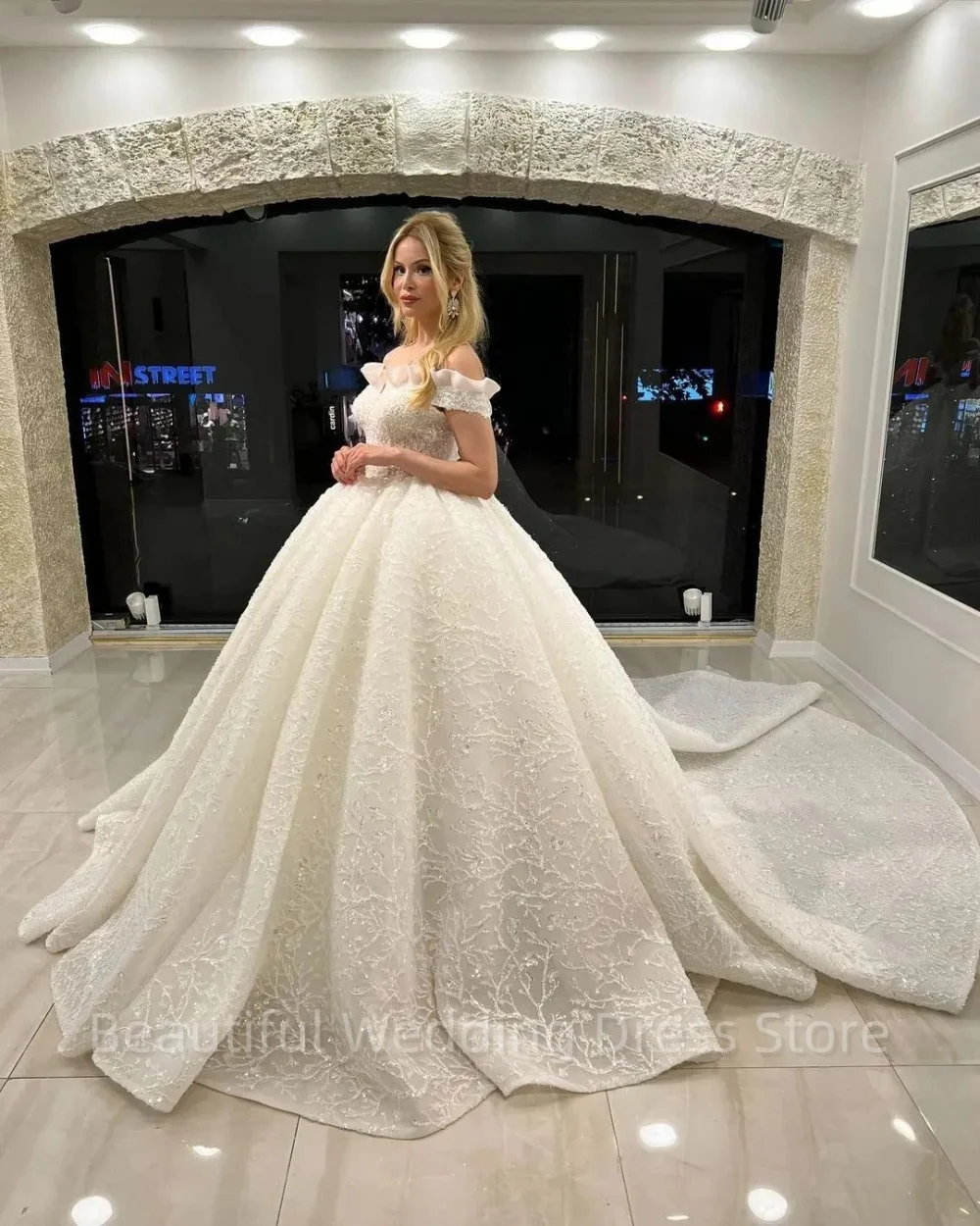 Elegant Ruffles Wedding Dresses Off Shoulder Sleeveless Backless Bridal Gowns Sequins Appliques Sweep Train Bride Dress Custom