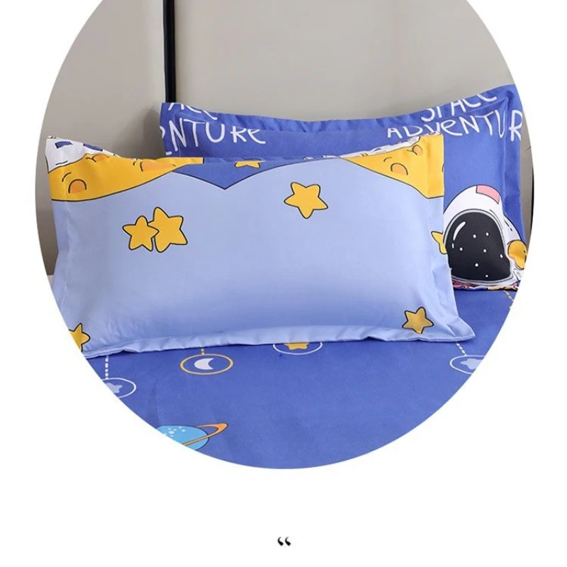 Cartoon Printed Bedding Set 4 Pieces Duvet Cover Bed Sheet Pillowcases Soft Queen Size for Kids Teens 1.5m Bed Dorm