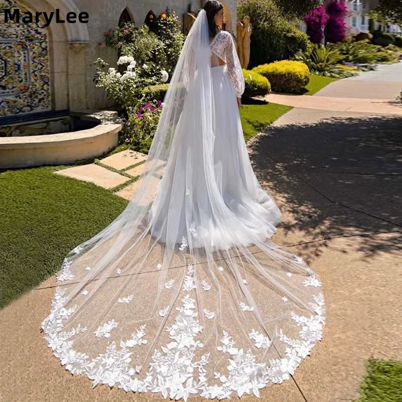 

One Layer Lace Edge Wedding Veil With Metal Comb Customized Scattered Appliques Cathedral Bridal Veil Bride Wedding Accessories