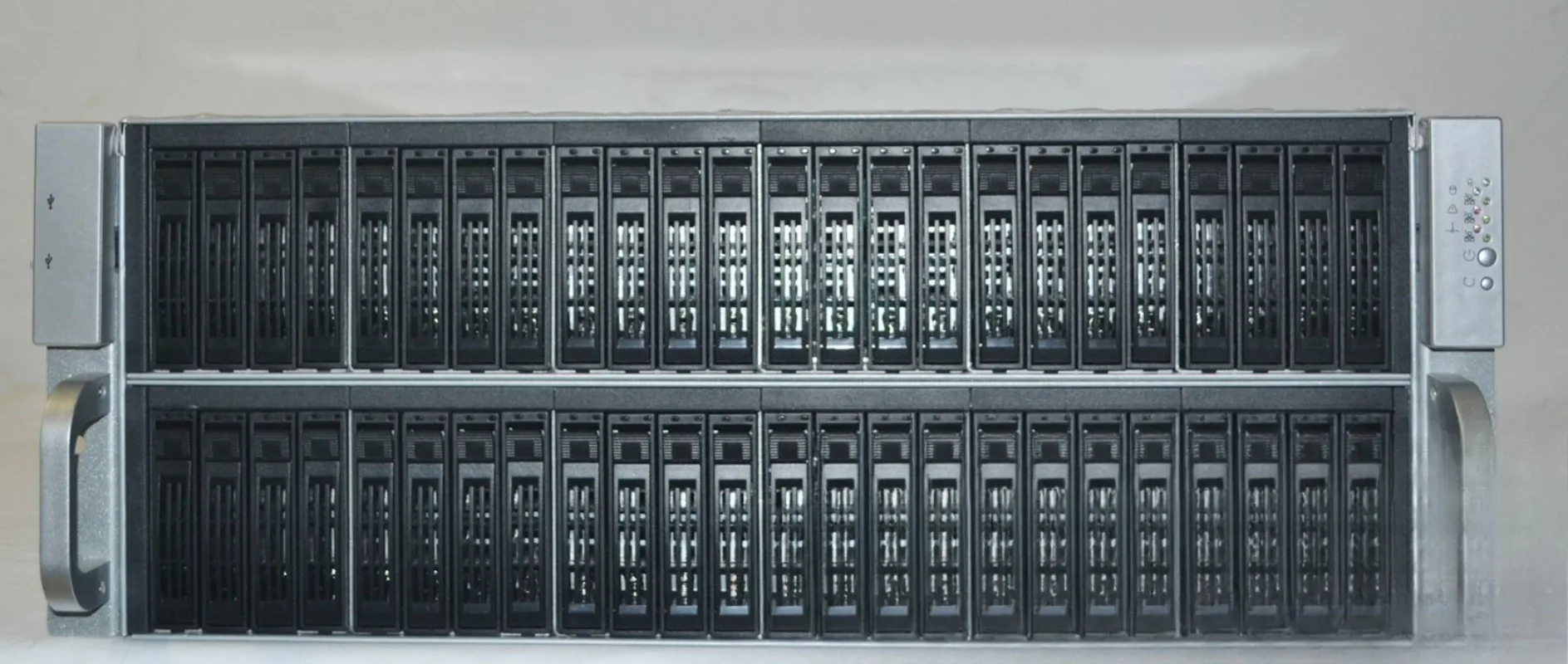 4U 48 disk positions hot-swappable 48 2.5-inch hard disk positions hot-swappable chassis 2.5-inch hard disk positions