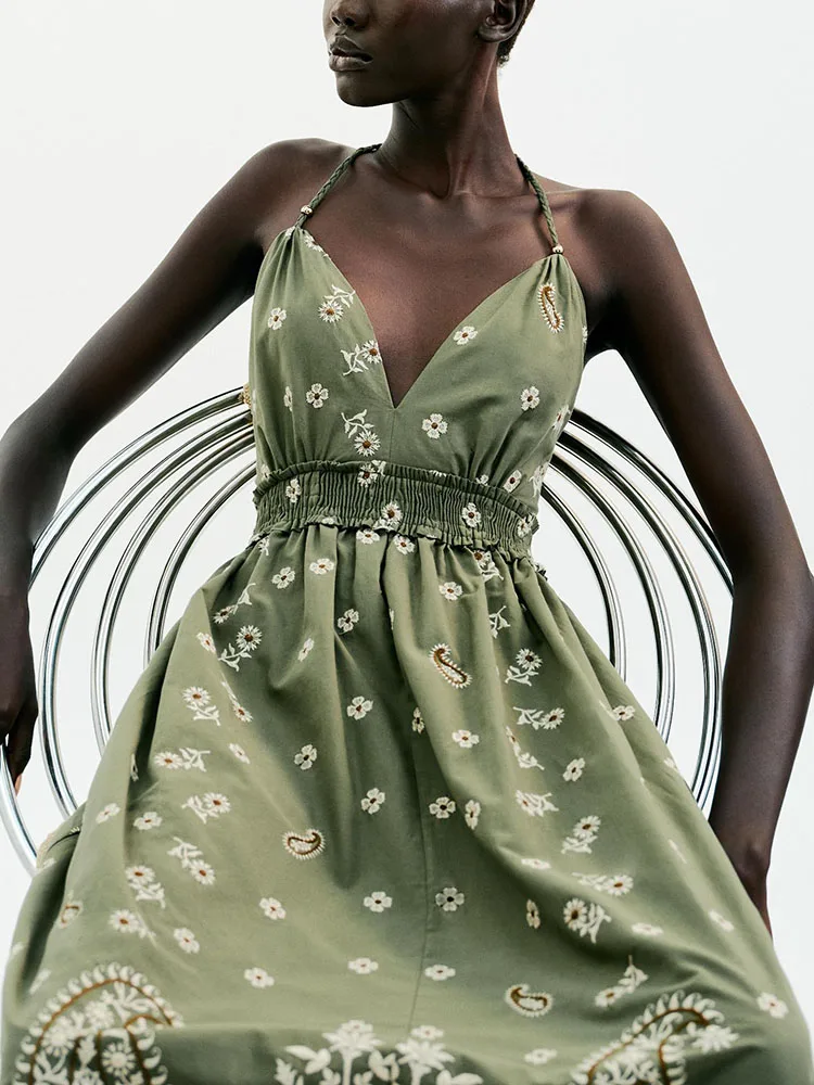 おしゃれな刺繍プリントミディ丈ワンピース　新作夏物レディース服　ハイウエストロングスカート　パーティー用　ノースリーブ　その他　00%