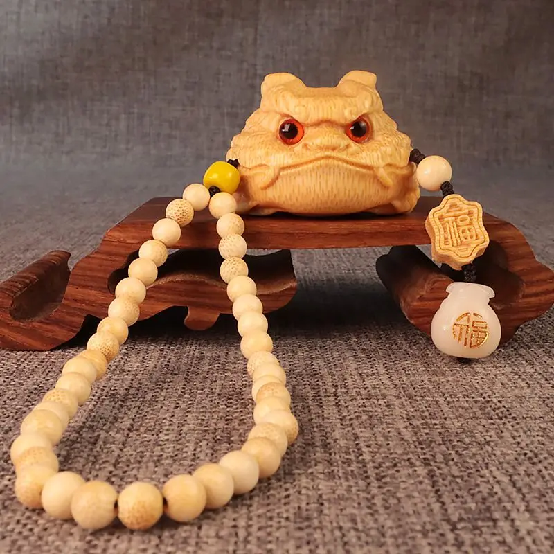 

Fortune-Attracting Golden Toad Solid Bamboo Carving Handheld Piece with Accessories Fortune-Attracting Tea Pet