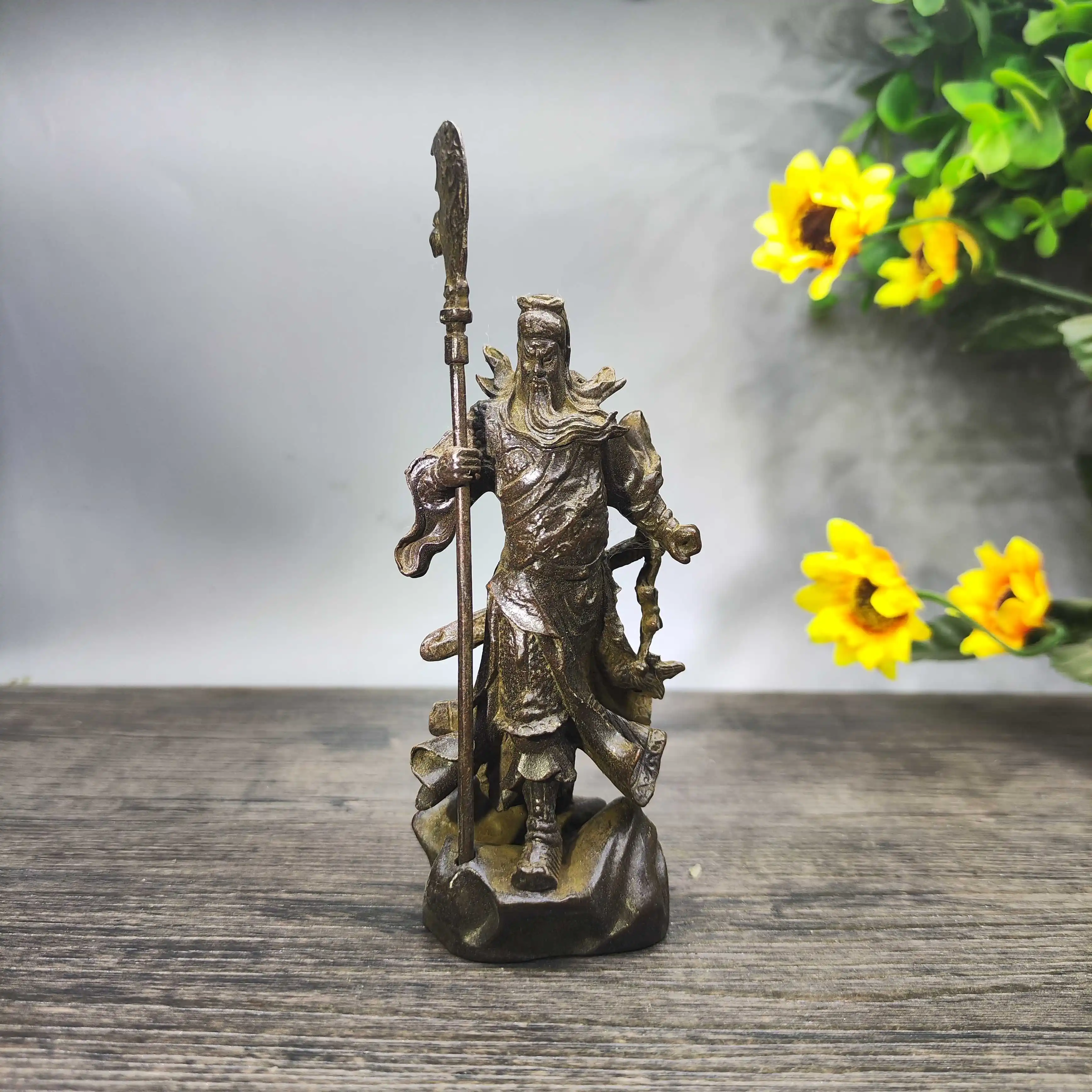 

Chinese copper Guan Gong Martial God of Wealth living room desktop decoration