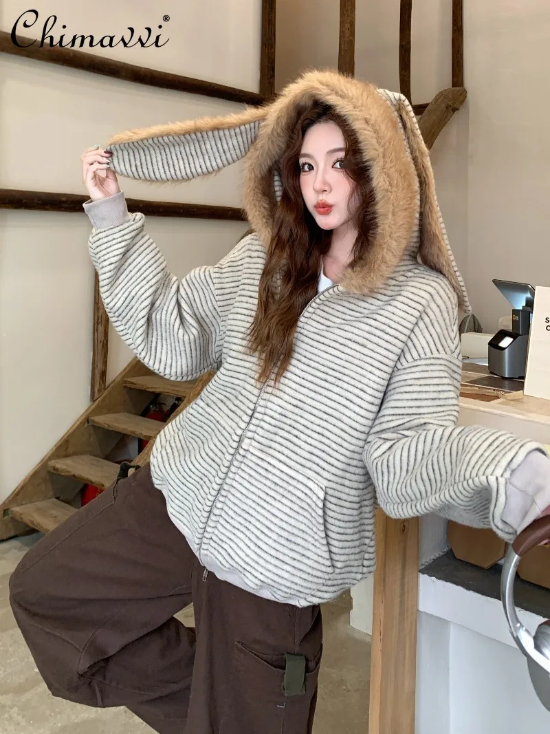 الخريف الشتاء كلية نمط مخطط لطيف الأرنب الأذن مبطن سترة البلوز المرأة مقنعين فضفاض الفراء طوق سميكة فروي معطف