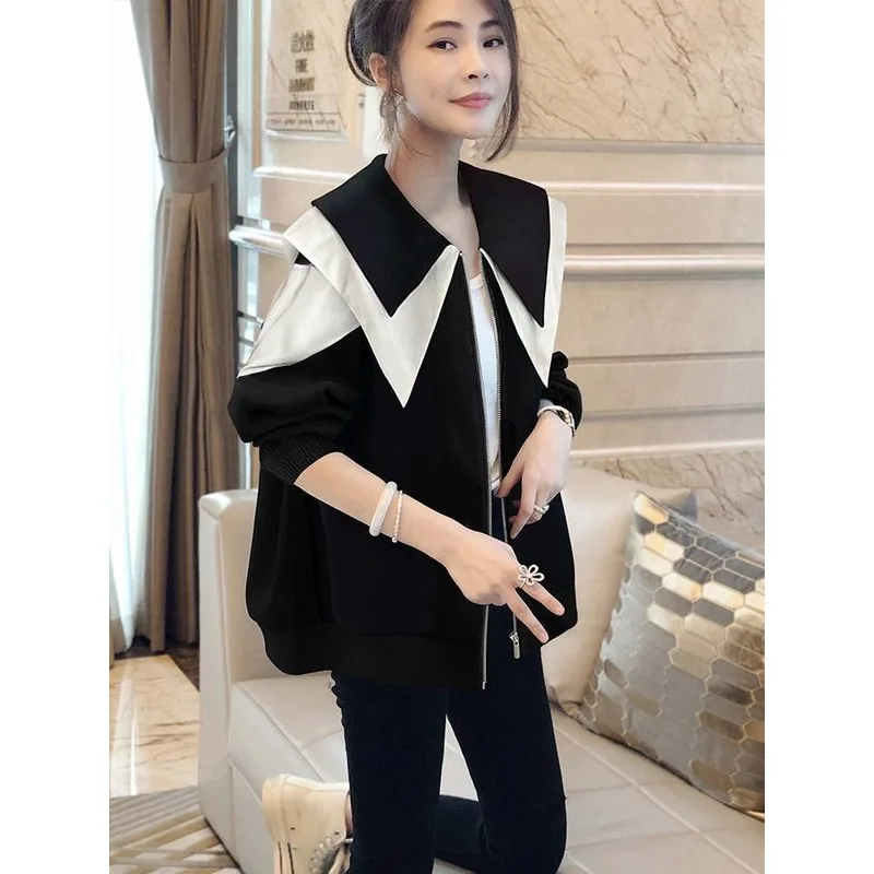 Splicing Xiaoxiangfeng Short Jacket Women's Foreign Style Design Sense Small Casual Jacket Spring 2026 New European Goods Tops