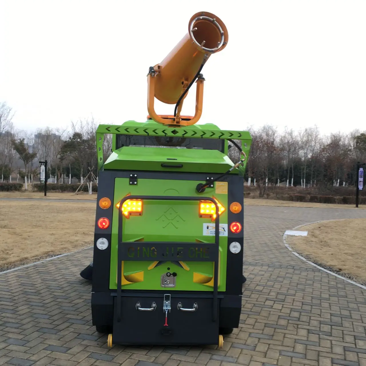 Large Driving Sweeper Machine Ride on Road Sweeper Sand Floor Sweeper Commercial Industrial