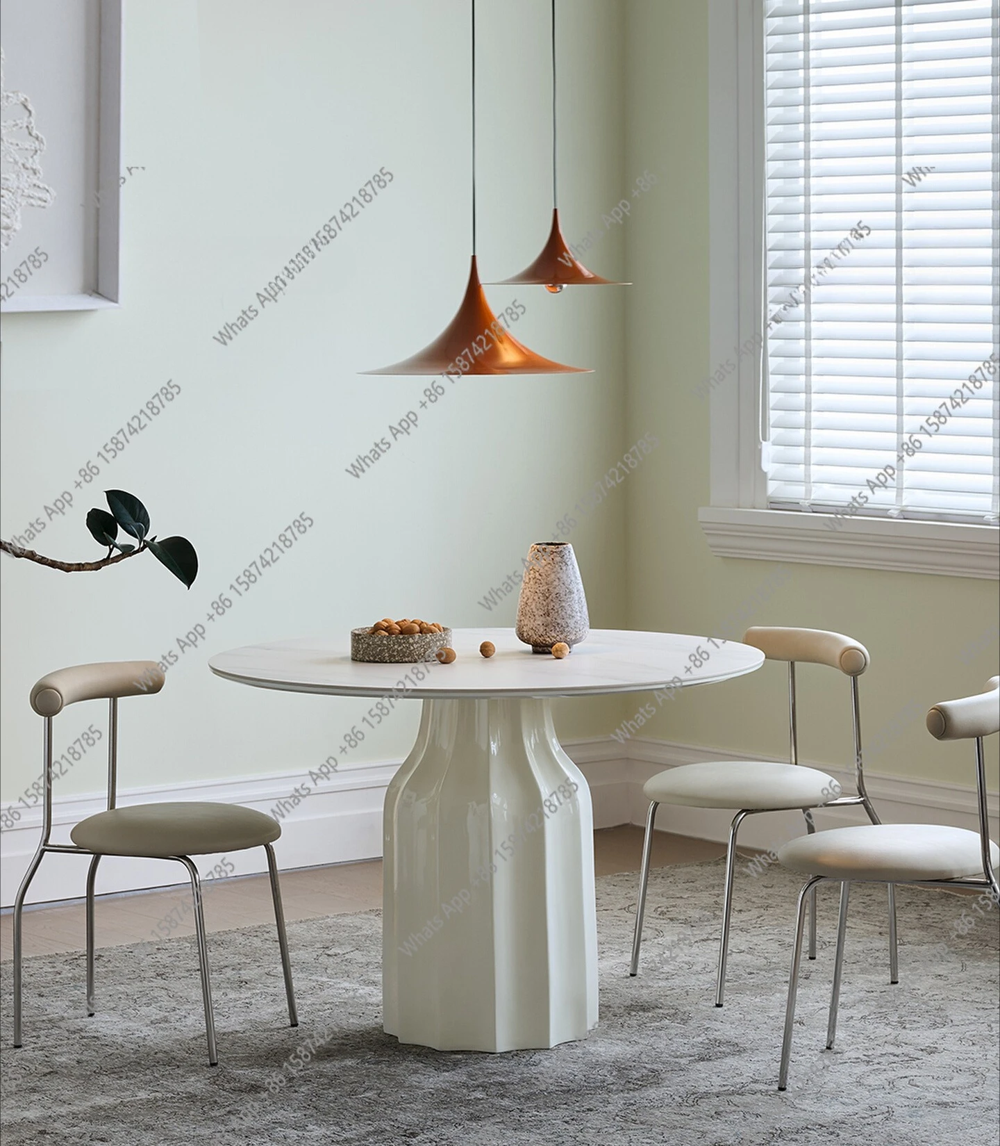 

Shell dining table light French retro solid wood round dining table small apartment dining table