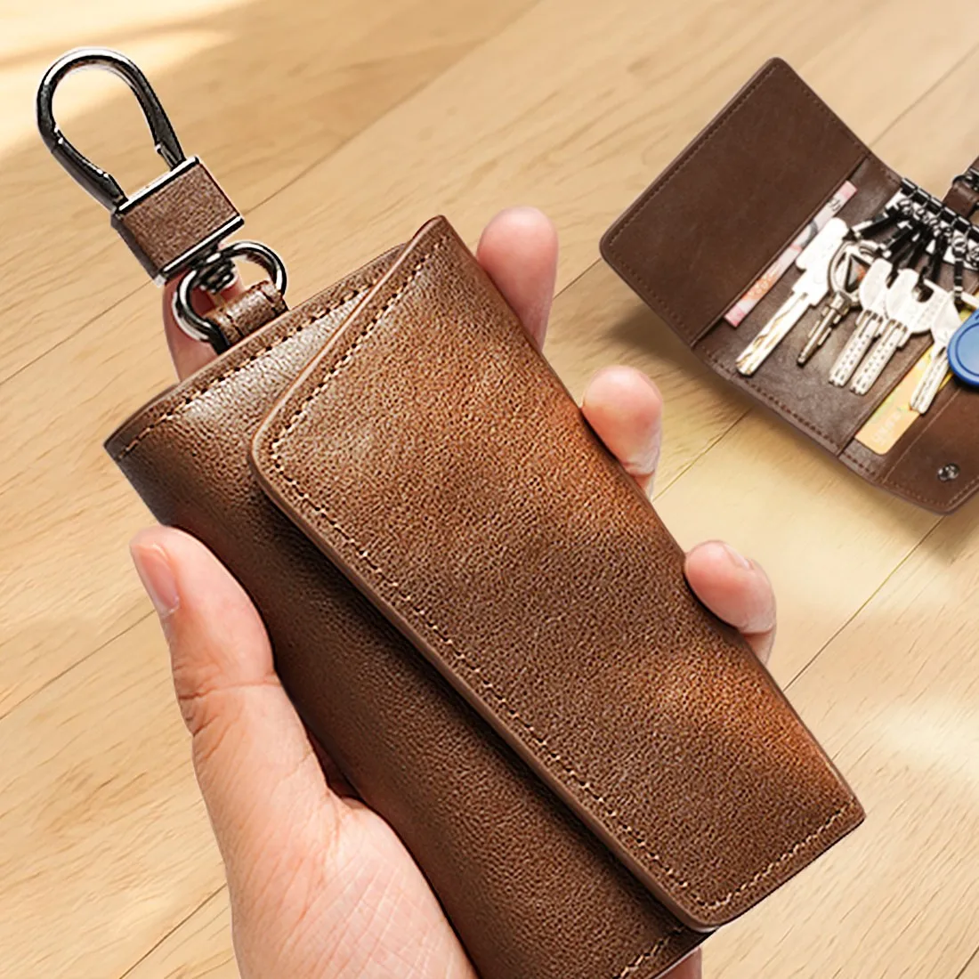 

Портативный кожаный чехол для ключей из натуральной кожи для мужчин и женщин, новинка 2026 года, высококачественный, для хранения ключей, из воловьей кожи, с пряжкой