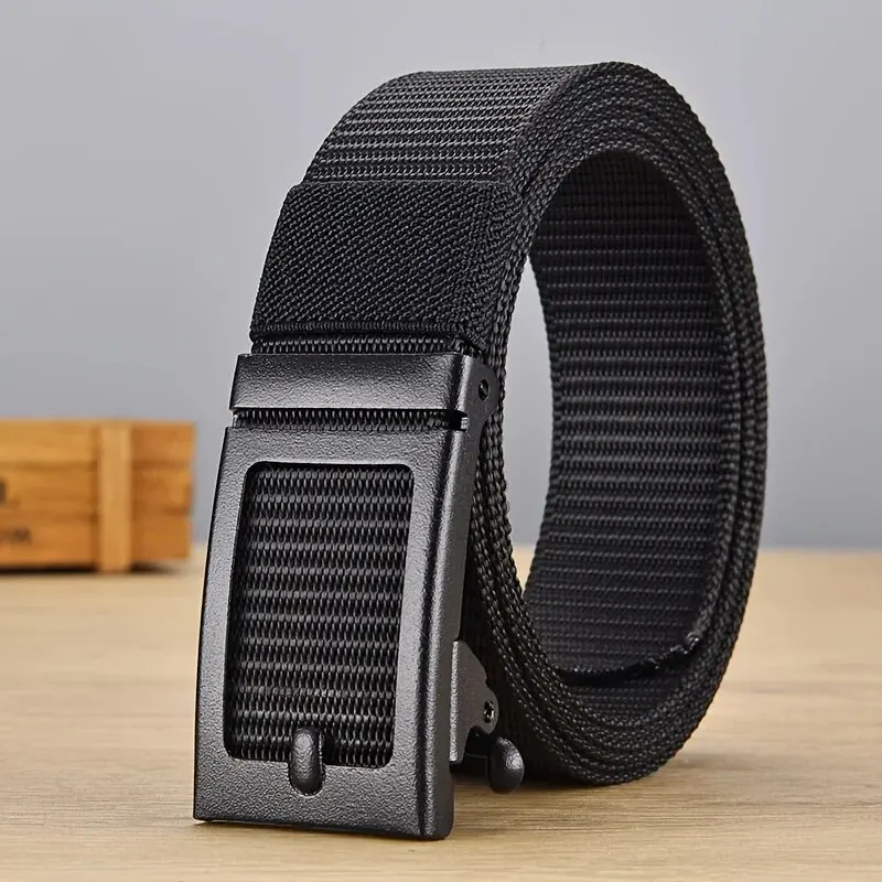 A Men\'s Automatic Buckle Canvas Belt, Available In 6 Colors, Suitable For Outdoor Sports.