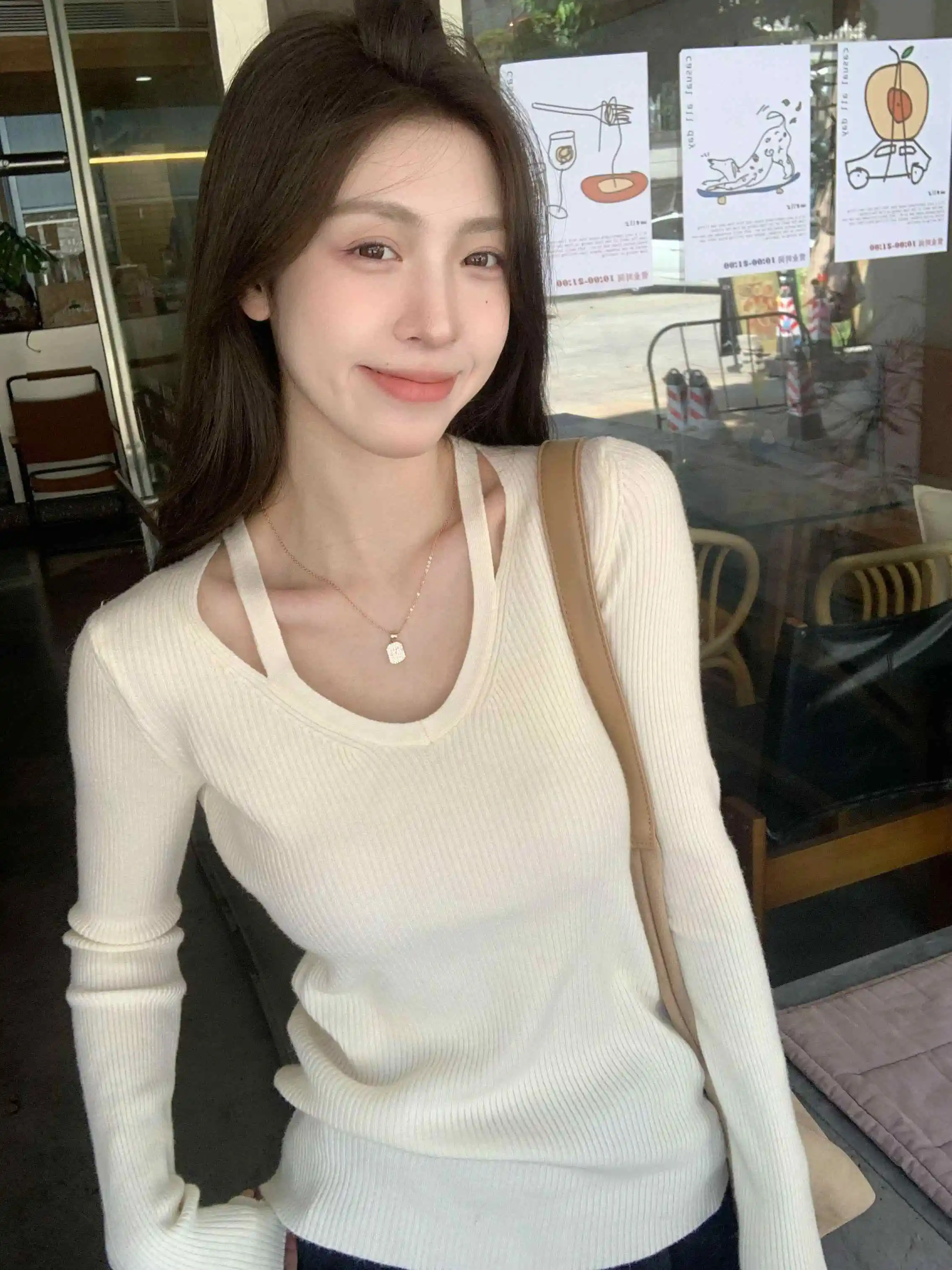 ملابس النساء محبوك سترة النساء بالأزرار جديد سليم كم طويل الخامس الرقبة الأبيض متماسكة سترة سترة النساء بلايز البلوزات Q2070