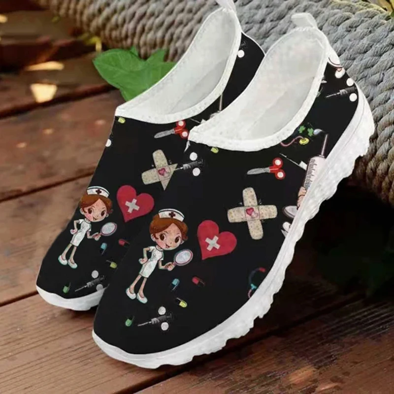 Breathable Mesh Nurse Shoes Women Fashion Print Soft Sole Platform Sneakers Woman Slip-on Non-slip Casual Sports Shoes Ladies